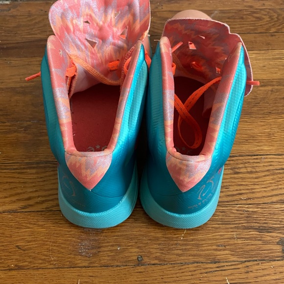 Nike Women’s Zoom HyperQuickness Basketball High Tops - Picture 4 of 7